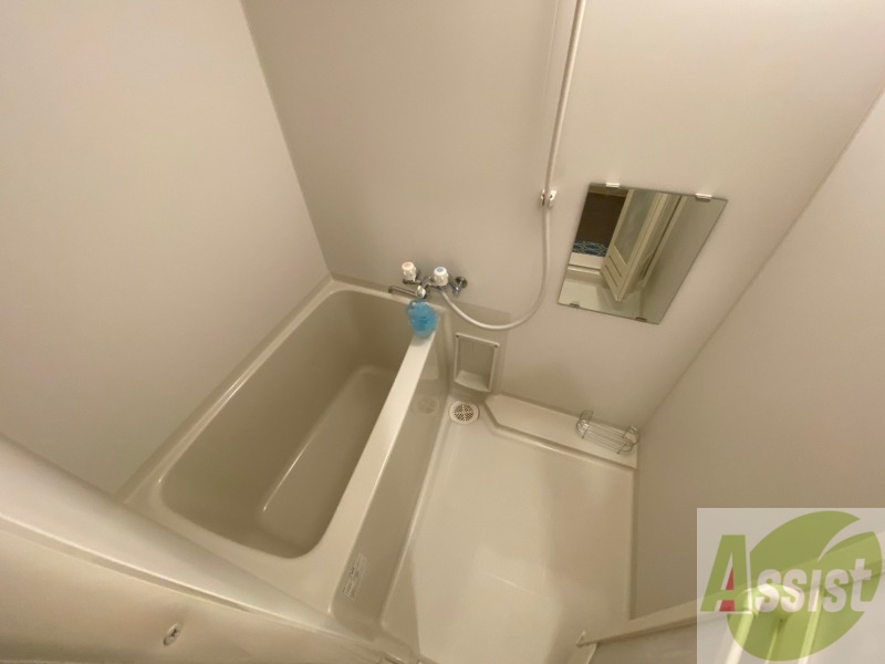 バス・シャワールーム　お風呂になります。一日の疲れを癒してくださいね。