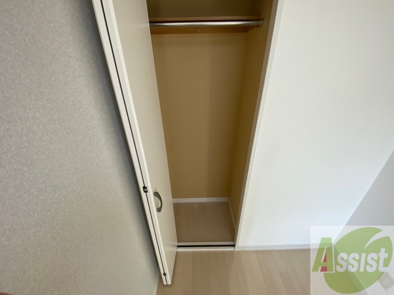収納　寝室の収納です。部屋がすっきり片付きます。