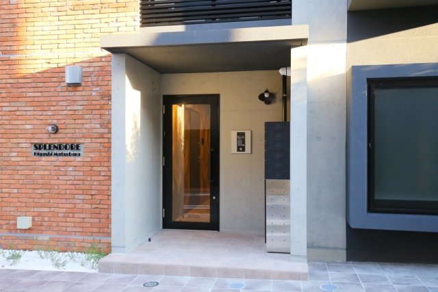 エントランス　清潔なエントランスです