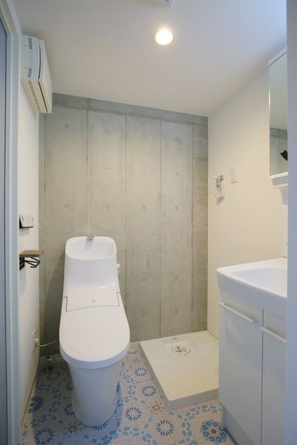 トイレ　落ち着いたトイレです