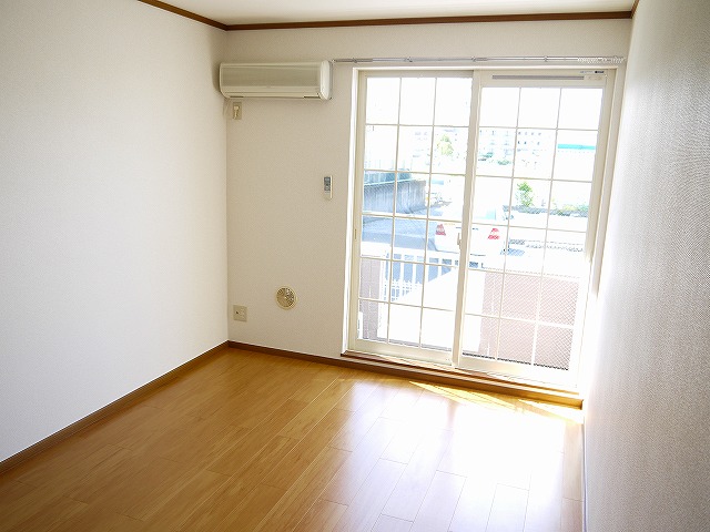 居室・リビング　コンパクトで使いやすい洋室です