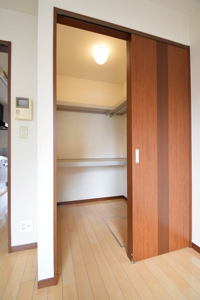 収納　ウォークインクローゼット