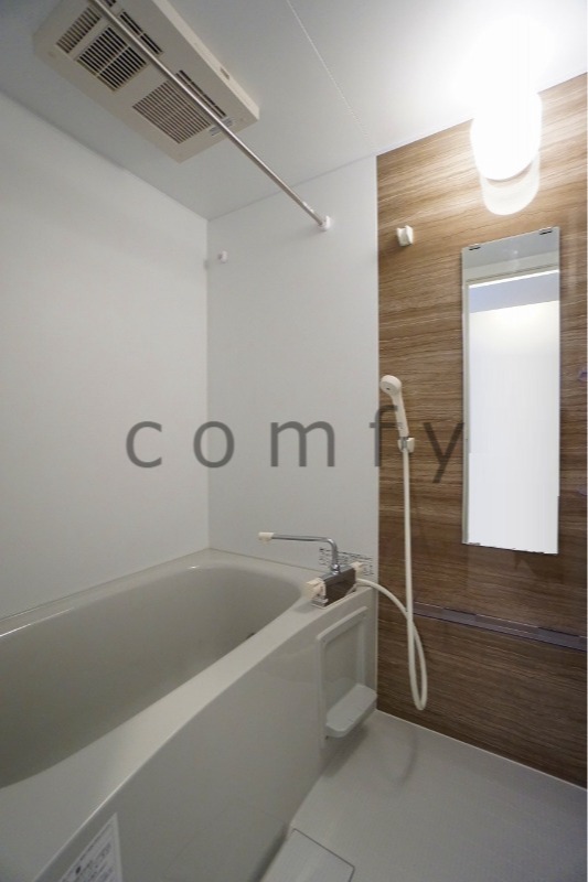 バス・シャワールーム　バスルーム