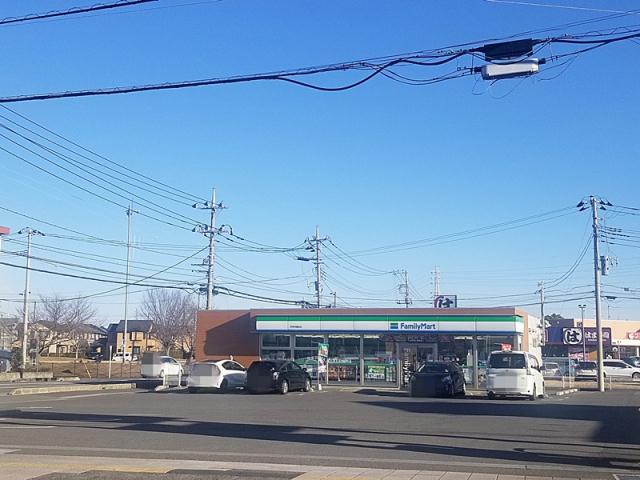 コンビニ　ファミリーマート伊奈学園前店（コンビニ）まで101m