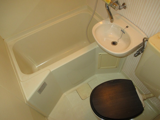 バス・シャワールーム　きれいなバスルームです