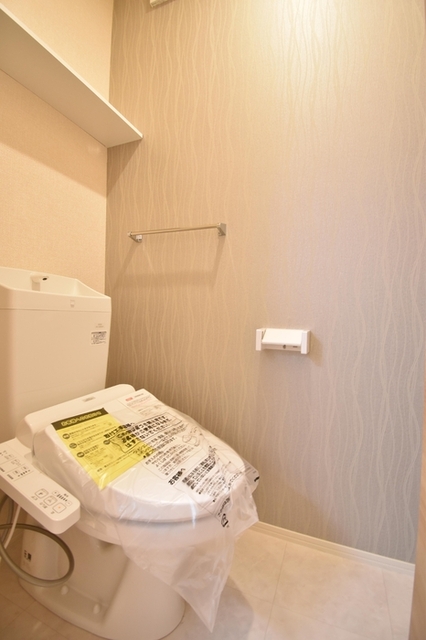 トイレ　温水洗浄便座