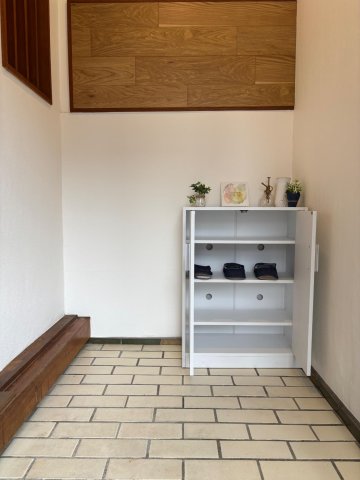 玄関　広い玄関と綺麗なシューズボックス