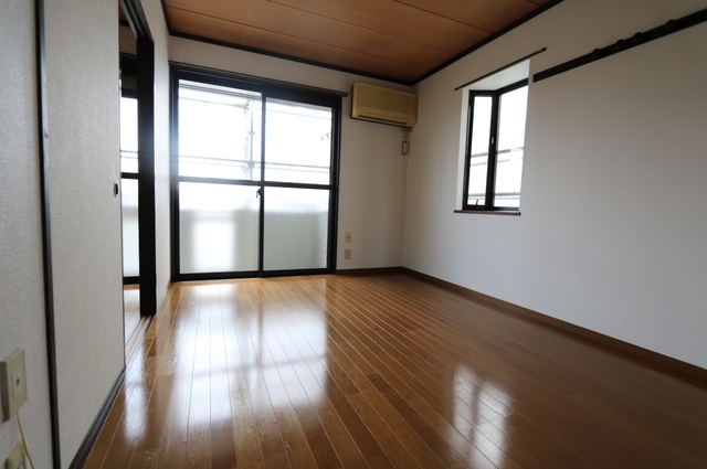 居室・リビング　２面採光♪