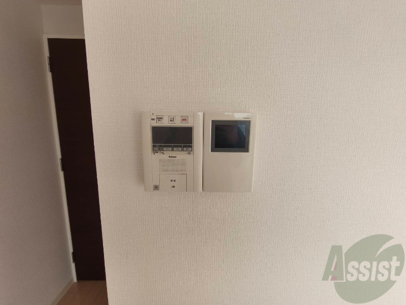 セキュリティ　ＴＶモニター付インターホンです。来客者の顔が見えるので安心！