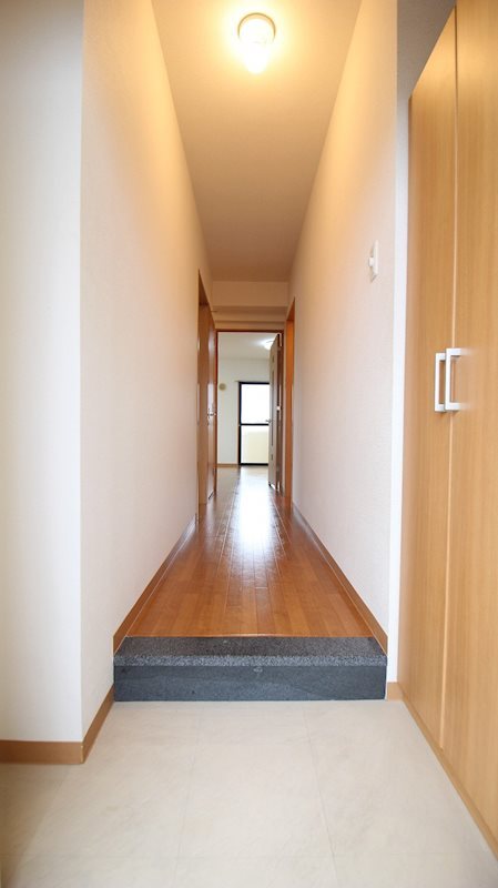 玄関　※他部屋参照