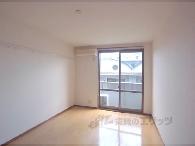 居室・リビング　キレイなお部屋です