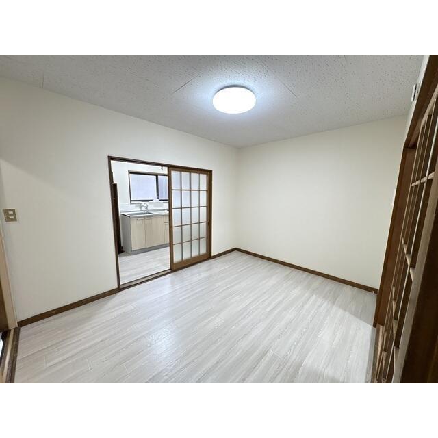 その他部屋・スペース　広くて明るい寝室