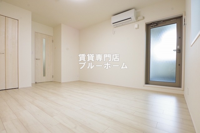 その他部屋・スペース　別角度からの洋室です！