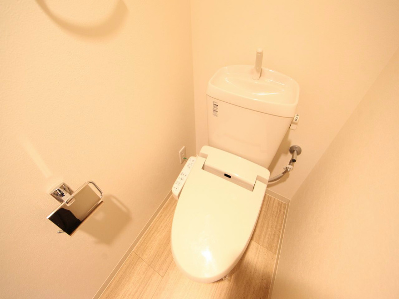 トイレ　温水洗浄暖房便座付トイレ