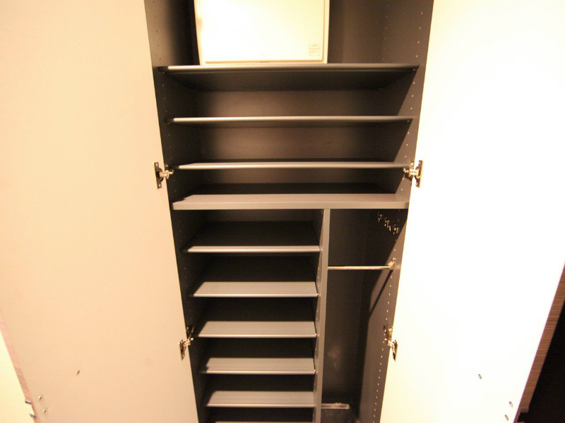 玄関　玄関　シューズボックス付（収納充実してます）