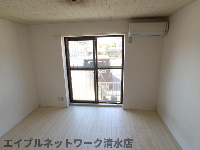 居室・リビング　同物件同タイプ