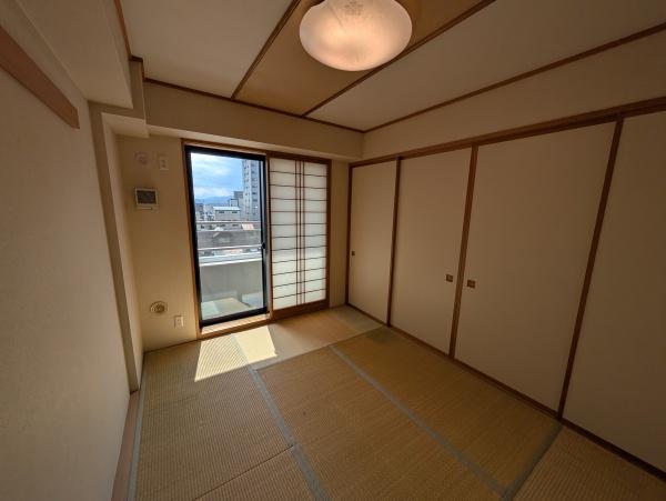 その他部屋・スペース　畳表替え前の写真となります