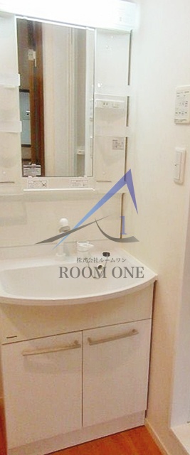 洗面設備　独立洗面台です。