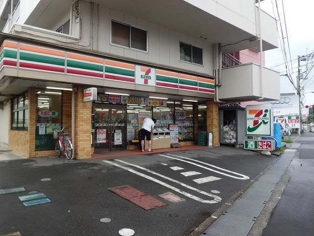 コンビニ　セブンイレブン（コンビニ）まで400m