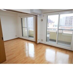 居室・リビング　★初期費用格安物件です♪★エアコン付きで年中快適です♪★