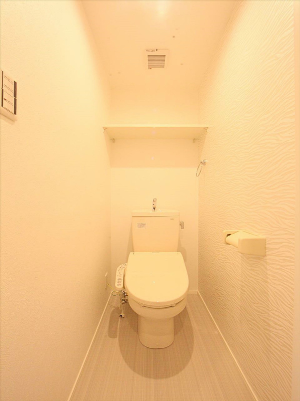 トイレ　温水洗浄便座機能付