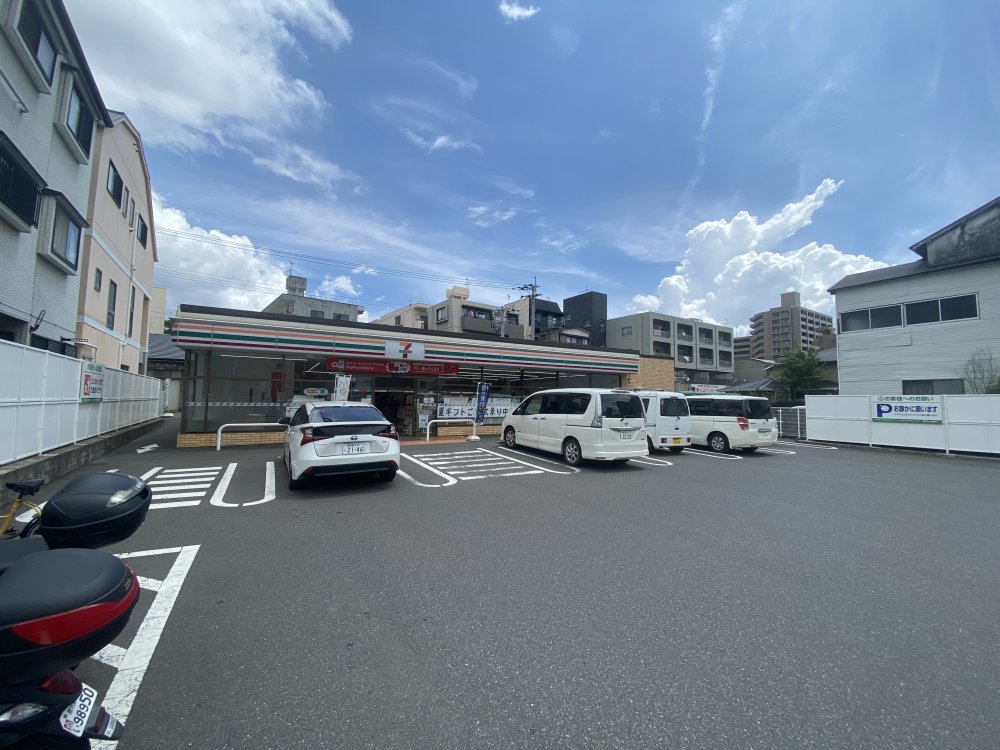 コンビニ　セブンイレブン鹿児島騎射場店（コンビニ）まで392m