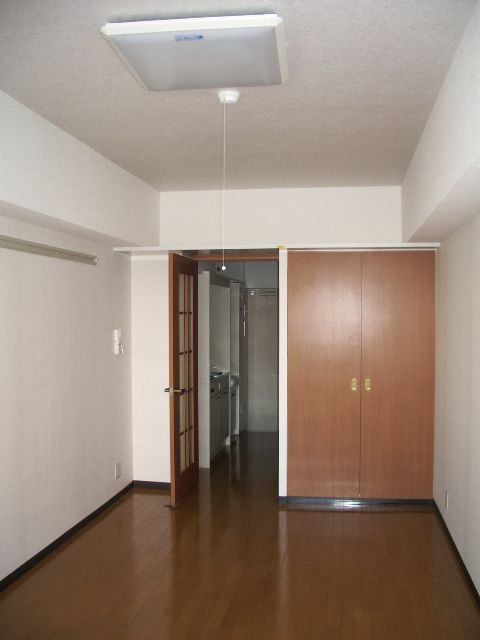 居室・リビング　広めの洋室