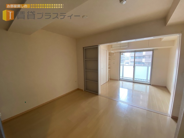 居室・リビング　開放的な居室空間