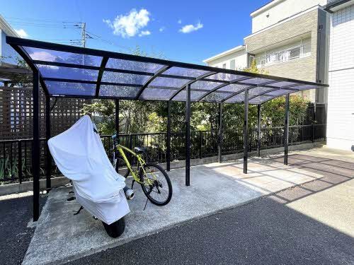 建物外観　駐輪場