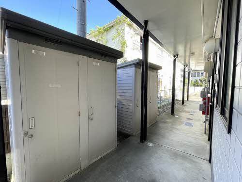 建物外観　ストッカー