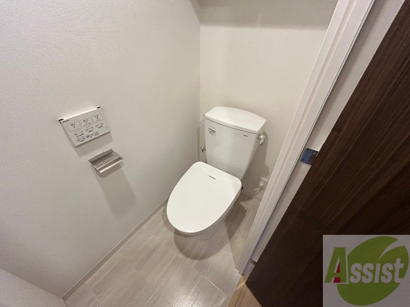 トイレ　シャワートイレになっているので快適です！