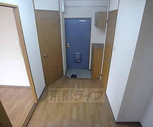 玄関　シューズボックス付き。