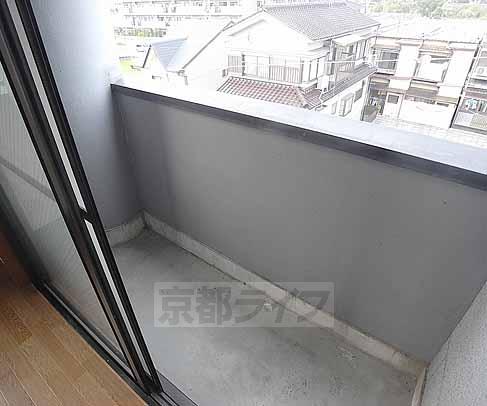 バルコニー　日当たりの良いバルコニー。