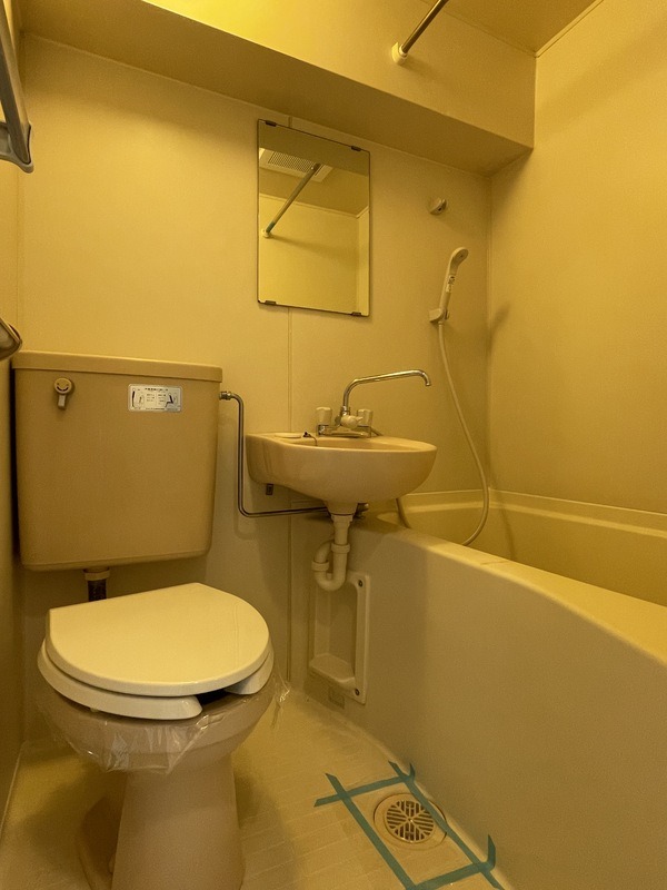 バス・シャワールーム　※同タイプの室内参照※