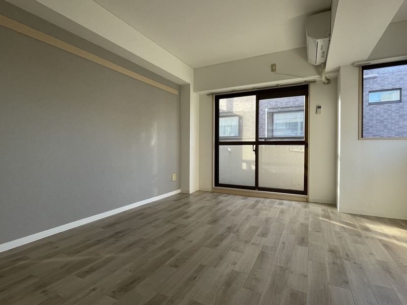 居室・リビング　※同タイプの室内参照※