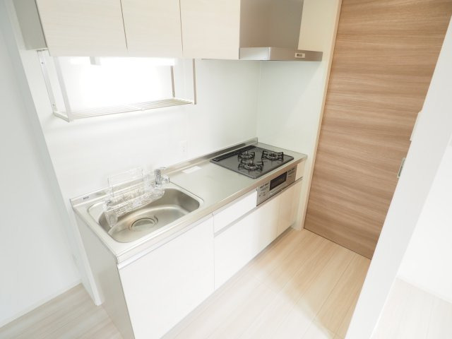 キッチン　３口コンロのシステムキッチン