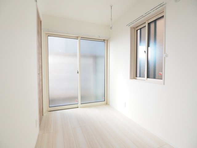 その他部屋・スペース　2面採光の洋室