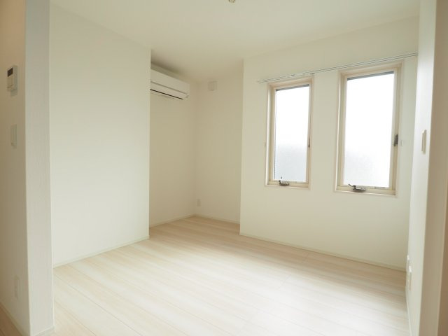 その他　1階でも明るいリビング