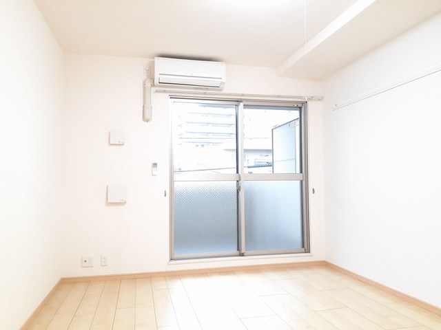 居室・リビング　エアコン付きで初期費用を抑えられます♪