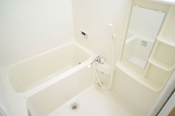 バス・シャワールーム　同じ間取りの別部屋の写真です