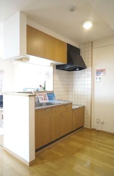 キッチン　同じ間取りの別部屋の写真です