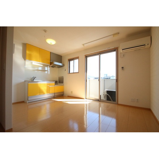 居室・リビング　別部屋参考写真（反転タイプ）