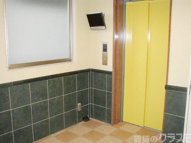 ロビー　エレベーター完備！！