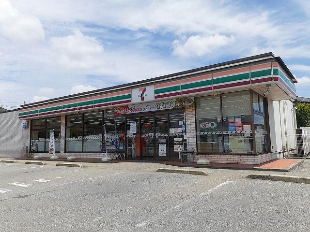 コンビニ　セブンイレブン那珂川町馬頭店（コンビニ）まで71m