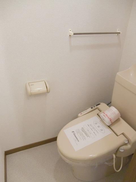トイレ　温水洗浄暖房便座付トイレ