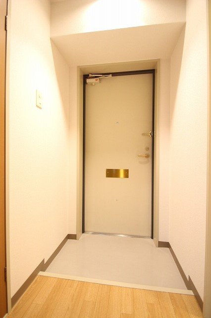 玄関　同物件別号室のものです。