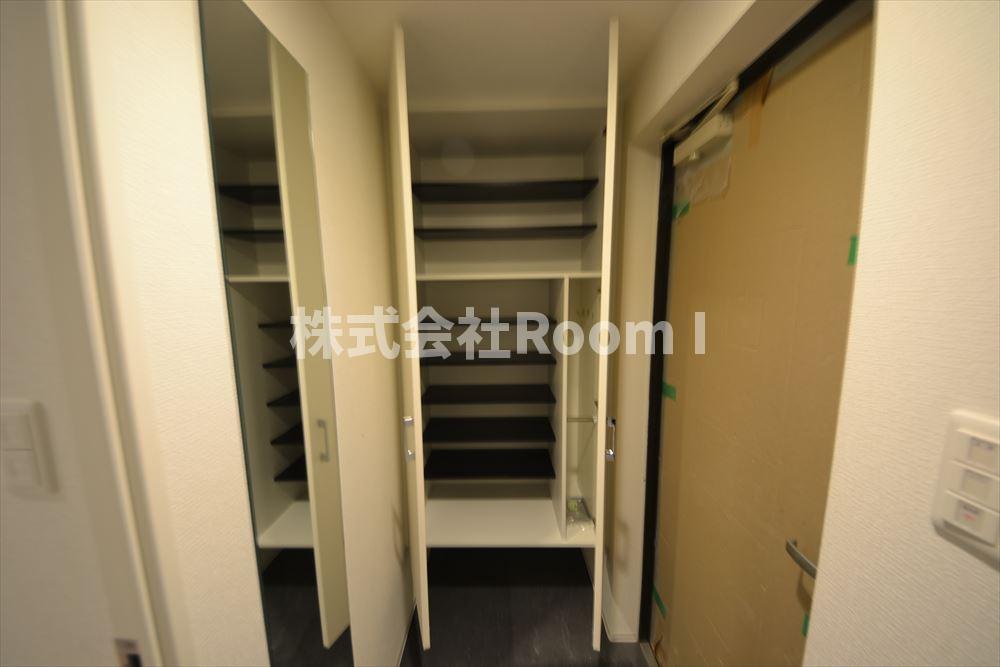 玄関　落ち着いた玄関です