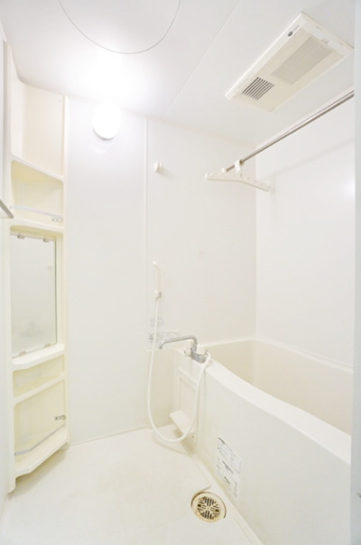 バス・シャワールーム　【WIC付きでたっぷり収納♪】