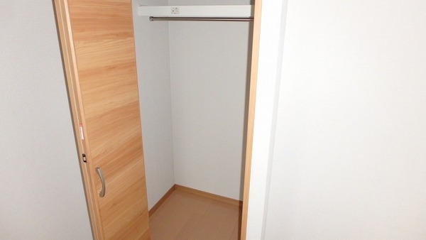 収納　同型タイプ参照