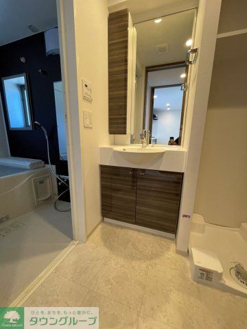 洗面設備　使いやすい独立洗面台です